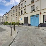 Bastille Apt Design With Ac Terrace 5 People By Weekome